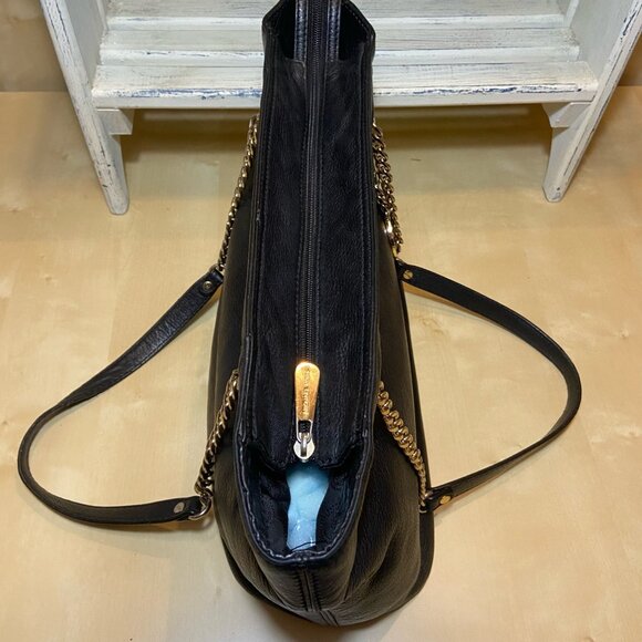 Michael Kors Jet Set Chain Shoulder Tote โ Black Pebbled Leather, Gold Hardware - Picture 4 of 8